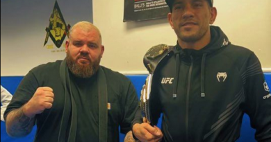 Il nuovo campione UFC Alex Pereira è stato promosso a cintura marrone di BJJ