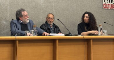 L’artista multimediale italiana Feuei Tola espone alla Casa della Cultura di Milano